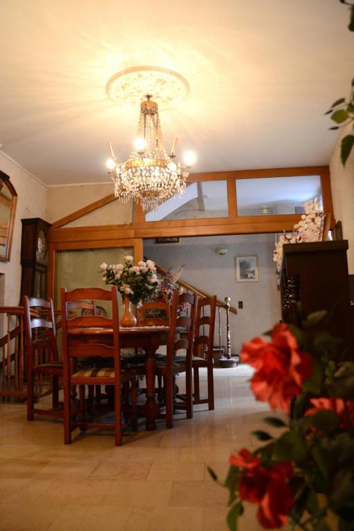Auberge De La Poste วีย์ฟร็องเช-เดอ-ฮูแอเก ภายนอก รูปภาพ